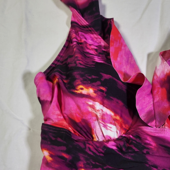 DKNY Pink and Black One-Piece Swimsuit Womens Size XXL NWT Tummy Compression - Picture 4 of 5